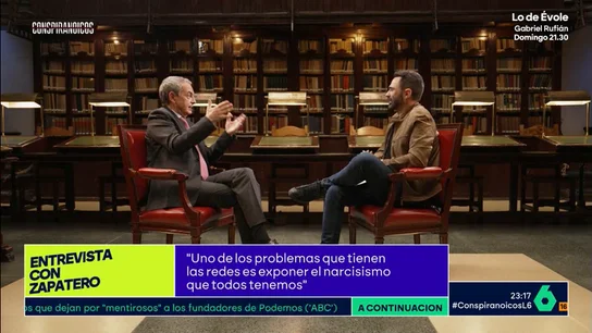 Zapatero, ante el "narcisismo exponencial" en las redes sociales: "Todos quieren ser catedráticos y premios Pulitzer" Zapatero, ante el "narcisismo exponencial" en las redes sociales: "Todos quieren ser catedráticos y premios Pulitzer"