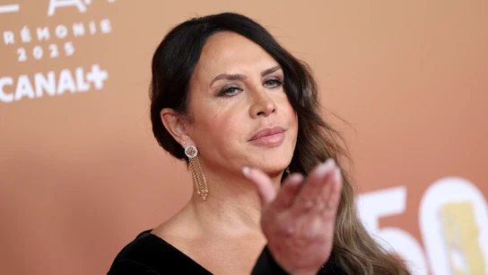 Karla Sofía Gascón reaparece en los Premios Cesar, dos días antes de los Oscars Karla Sofía Gascón llega a la alfombra roja de la 50ª edición de los Premios Cesar
