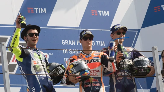 Pedrosa, Rossi y Lorenzo en un podio Pedrosa, Rossi y Lorenzo en un podio