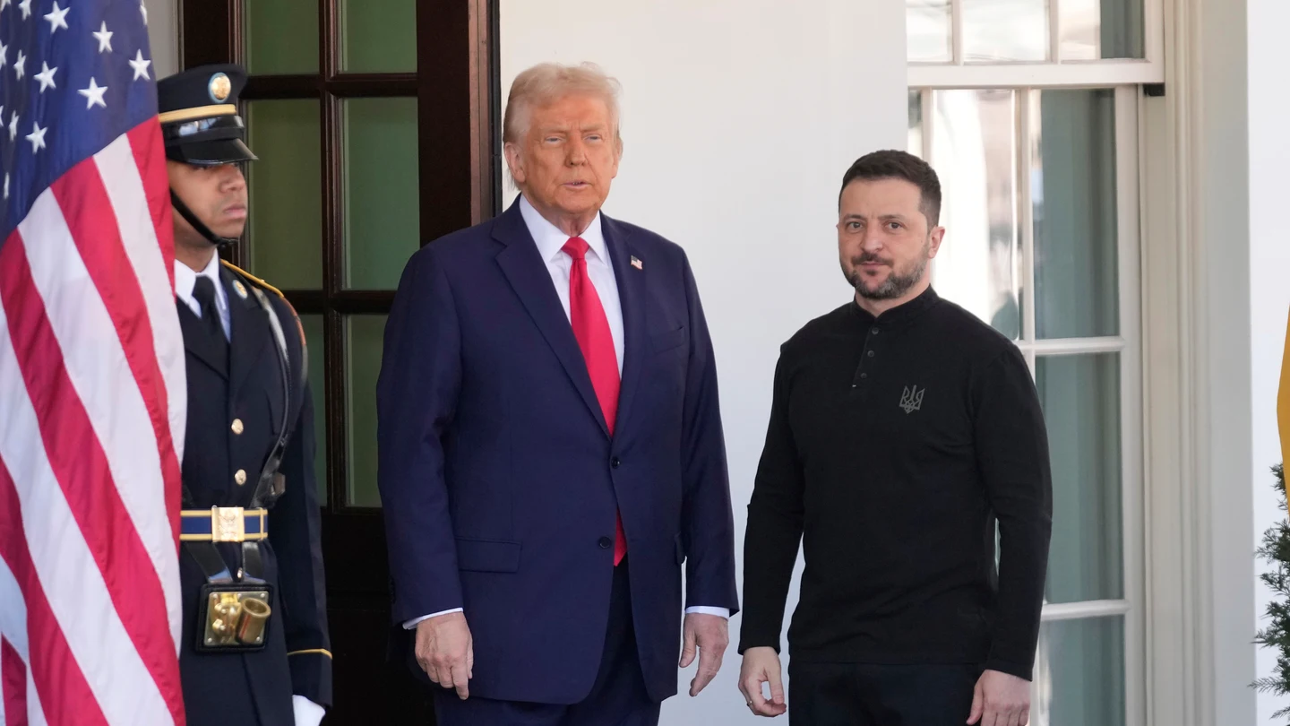 Zelenski y Trump posan antes de su reunión en la Casa Blanca Zelenski y Trump posan antes de su reunión en la Casa Blanca