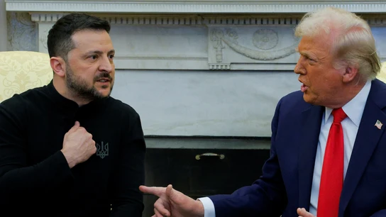El presidente de Ucrania, Volodímir Zelenski, y el de EEUU, Donald Trump, en plena discusión en el Despacho Oval de la Casa Blanca El presidente de Ucrania, Volodímir Zelenski, y el de EEUU, Donald Trump, en plena discusión en el Despacho Oval de la Casa Blanca