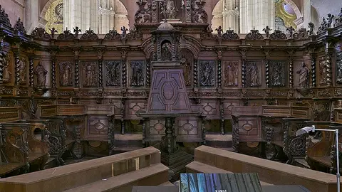 Interior de la Iglesia de Santa María de Carmona, en Sevilla Interior de la Iglesia de Santa María de Carmona, en Sevilla