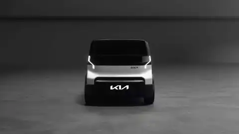 Va a cambiar la estampa de las calles españolas: así es lo nuevo de Kia que llevará tus pedidos a casa Kia PV5