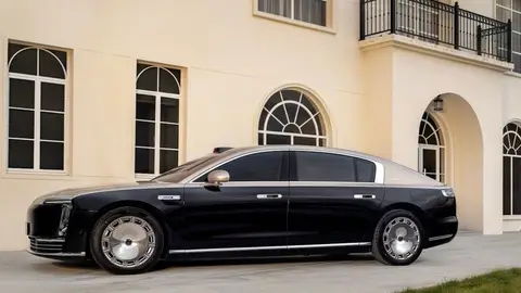 Comparte nombre con el Ebro S800, pero es un coche de Huawei con 850 CV que competirá con Rolls-Royce Maextro S800