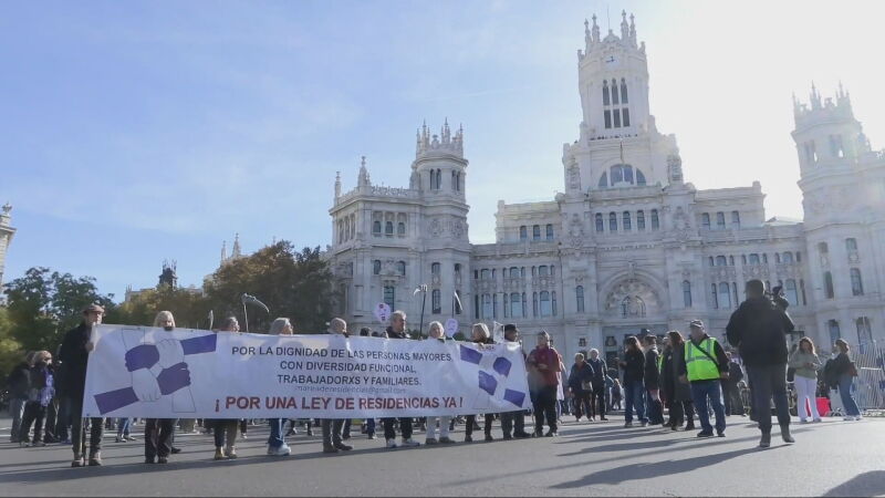 Los familiares de las víctimas de las residencias intentan evitar que prescriban los delitos denunciando a altos cargos de Ayuso