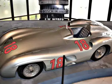 Mercedes W196R  Mercedes W196R