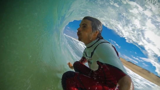 Hugues Oyarzabal surfeando Hugues Oyarzabal surfeando