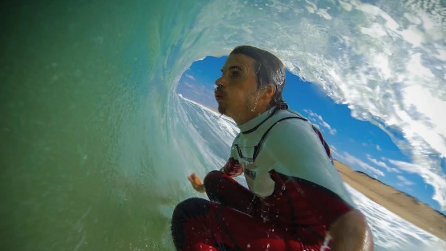 Hugues Oyarzabal surfeando Hugues Oyarzabal surfeando