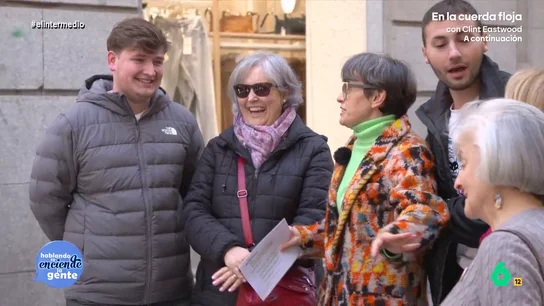 La solución de una mujer para aumentar el gasto en defensa: "Bajar los sueldos a los que están cobrando muchísimo" La reportera plantea un debate en plena calle: ¿Debe aumentarse el gasto en defensa? Descubre qué opina la gente en el vídeo principal.