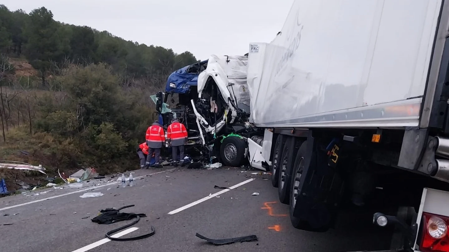 Un choque frontal entre dos camiones deja cuatro víctimas mortales en la N-113 en Fitero, Navarra Un choque frontal entre dos camiones deja cuatro víctimas mortales en la N-113 en Fitero, Navarra