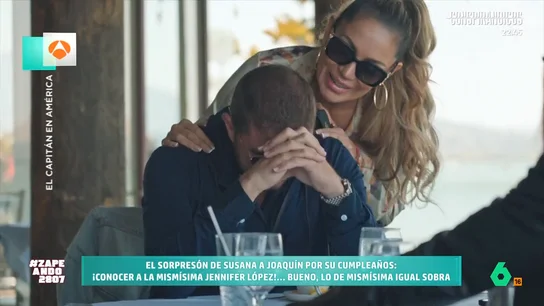 El cumpleaños soñado de Joaquín: así fue la aparición sorpresa de Jennifer López para felicitarle Zapeando recuerda uno de los momentos estrella del episodio de ayer de 'El capitán en América', donde Joaquín celebraba con su familia su 43 cumpleaños. Una celebración inolvidable, porque su mujer Susana Saborido le había preparado una sorpresa.