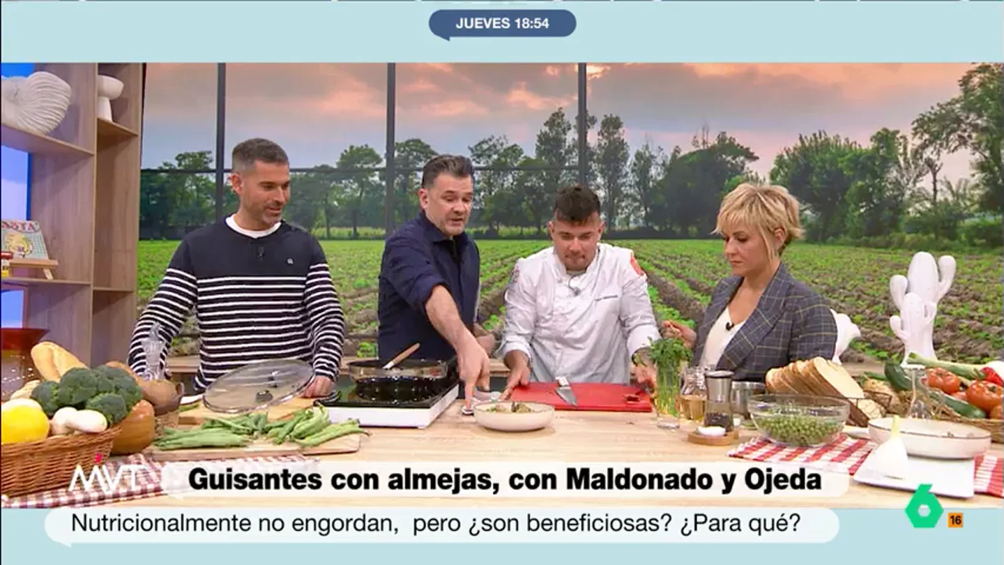 El dardo de Iñaki López a Carlos Maldonado por sus guisantes: "Te gustan como los kikos... crocantis" El chef ha sorprendido a los presentadores de Más Vale Tarde con unos deliciosos guisantes con almejas. El cocinero indica que esta legumbre debe cocinarse durante, aproximadamente, tres o cuatro minutos.