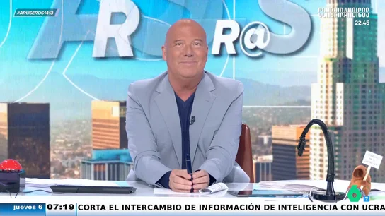 Alfonso Arús sale en defensa de los teleoperadores tras conocer la situación de una espectadora: "La obligaban a llamar hasta cinco veces" Alfonso Arús sale en defensa de los teleoperadores tras conocer la situación de una espectadora: "La obligaban a llamar hasta cinco veces"