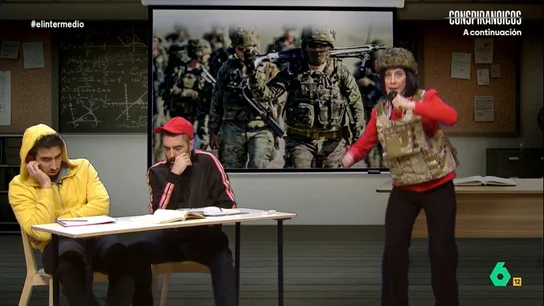 El rap de 'Margarita Robles' para reclutar jóvenes en los institutos: "¿No te da para abogado? Pues hazte soldado" Como parte de la campaña del Ministerio de Defensa para captar en el instituto a jóvenes que se alisten en el ejército, 'Margarita Robles' (imitada por Cristina Gallego) da una charla a los 'estudiantes' Isma Juárez y Dani Mateo.