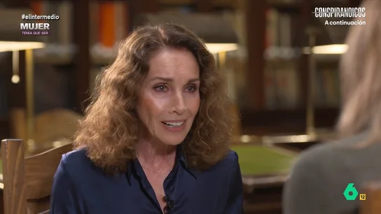 Ana Belén: "Parece que estamos volviendo a muchas cosas que pensábamos que estaban superadas" La artista charla con Sandra Sabatés sobre su carrera y sobre su posicionamiento de izquierdas. La cantante, además, también reflexiona sobre como actualmente, muchas personas cuestionan los derechos de las mujeres.