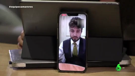 Un camarero, sobre la diferencia de trabajar en hostelería en España o Irlanda: "Antes cobraba 2,5 euros la hora y ahora 2.200 al mes" Un camarero, sobre la diferencia de trabajar en hostelería en España o Irlanda: "Antes cobraba 2,5 euros la hora y ahora 2.200 al mes"