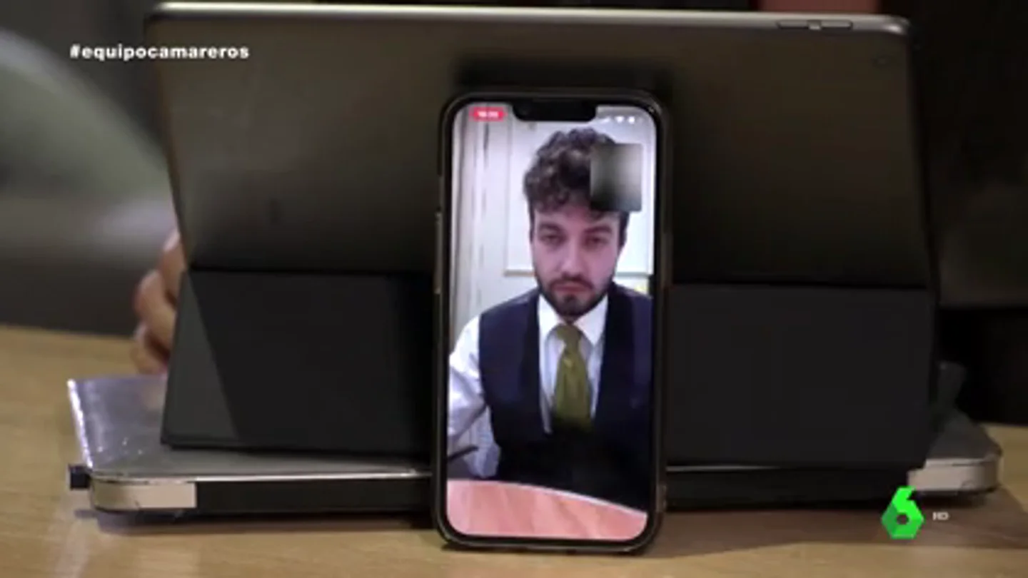 Un camarero, sobre la diferencia de trabajar en hostelería en España o Irlanda: "Antes cobraba 2,5 euros la hora y ahora 2.200 al mes" Un camarero, sobre la diferencia de trabajar en hostelería en España o Irlanda: "Antes cobraba 2,5 euros la hora y ahora 2.200 al mes"