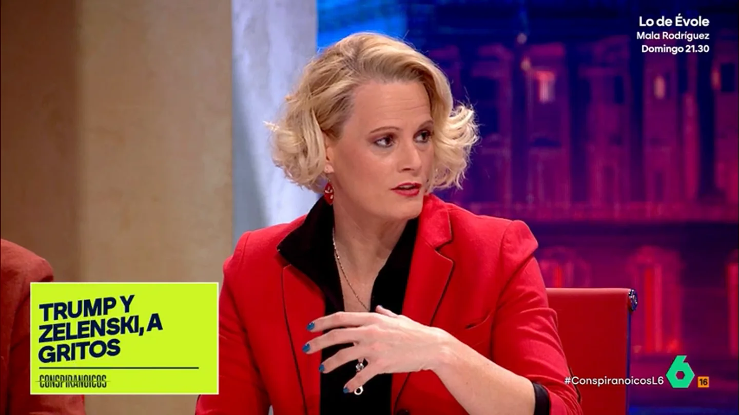 Zaida Cantera: "Si analizamos el lenguaje corporal, Zelenski no es agresivo, pero Trump invade su espacio personal" La exdiputada analiza el lenguaje corporal tanto del mandatario estadounidense como del ucraniano. Cantera expone que mientras que Zelenski no presenta una posición agresiva, las manos de Trump llegan, incluso, a invitar el espacio personal del ucraniano.