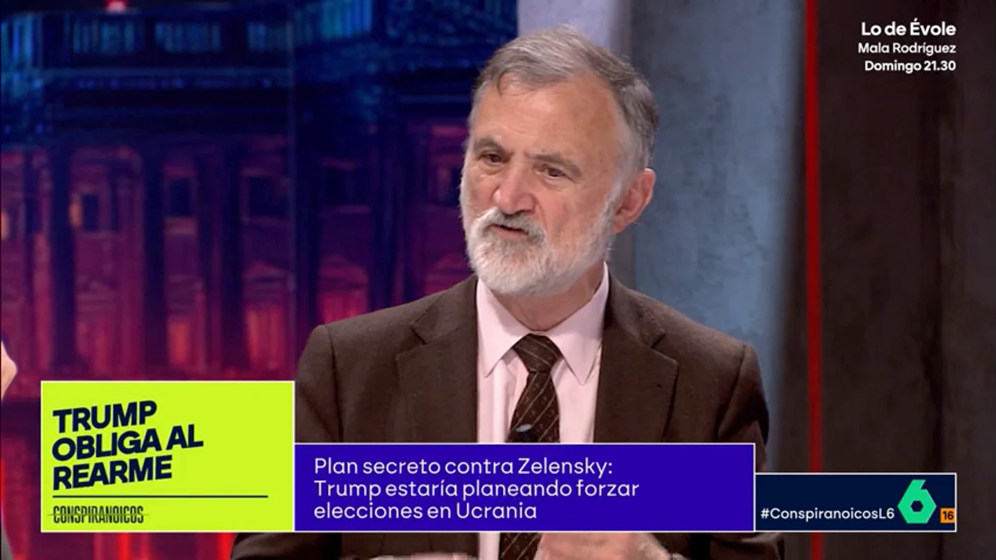 El almirante Juan Rodríguez Garat: "Rusia no tiene fuerza aérea, ha perdido el dominio el Mar Negro y solo le quedan hombres a pie" El almirante Juan Rodríguez Garat: "Rusia no tiene fuerza aérea, ha perdido el dominio el Mar Negro y solo le quedan hombres a pie"