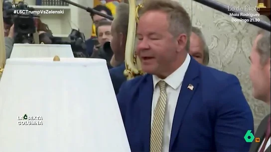 La pregunta capciosa de un periodista a Zelenski sobre por qué no lleva traje: "Iba para provocar" "Es una de las preguntas más infames que he escuchado como periodista", afirma rotundo Mario Saavedra, de 'El Periódico de España', en este vídeo donde laSexta Columna analiza cómo se usó la vestimenta de Zelenski para intentar ponerle nervioso.