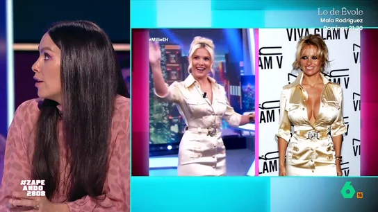 Cristina Pedroche compara los looks "clavados" de Millie Bobby Brown y Pamela Anderson Cristina Pedroche analiza el look que lució anoche Millie Bobby Brown en su visita a 'El Hormiguero' con el que la actriz de 'Estado eléctrico' homenajeó a Pamela Anderson. Las semejanzas y diferencias, en este vídeo.