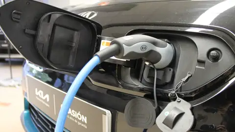 Coche cargando Coche cargando