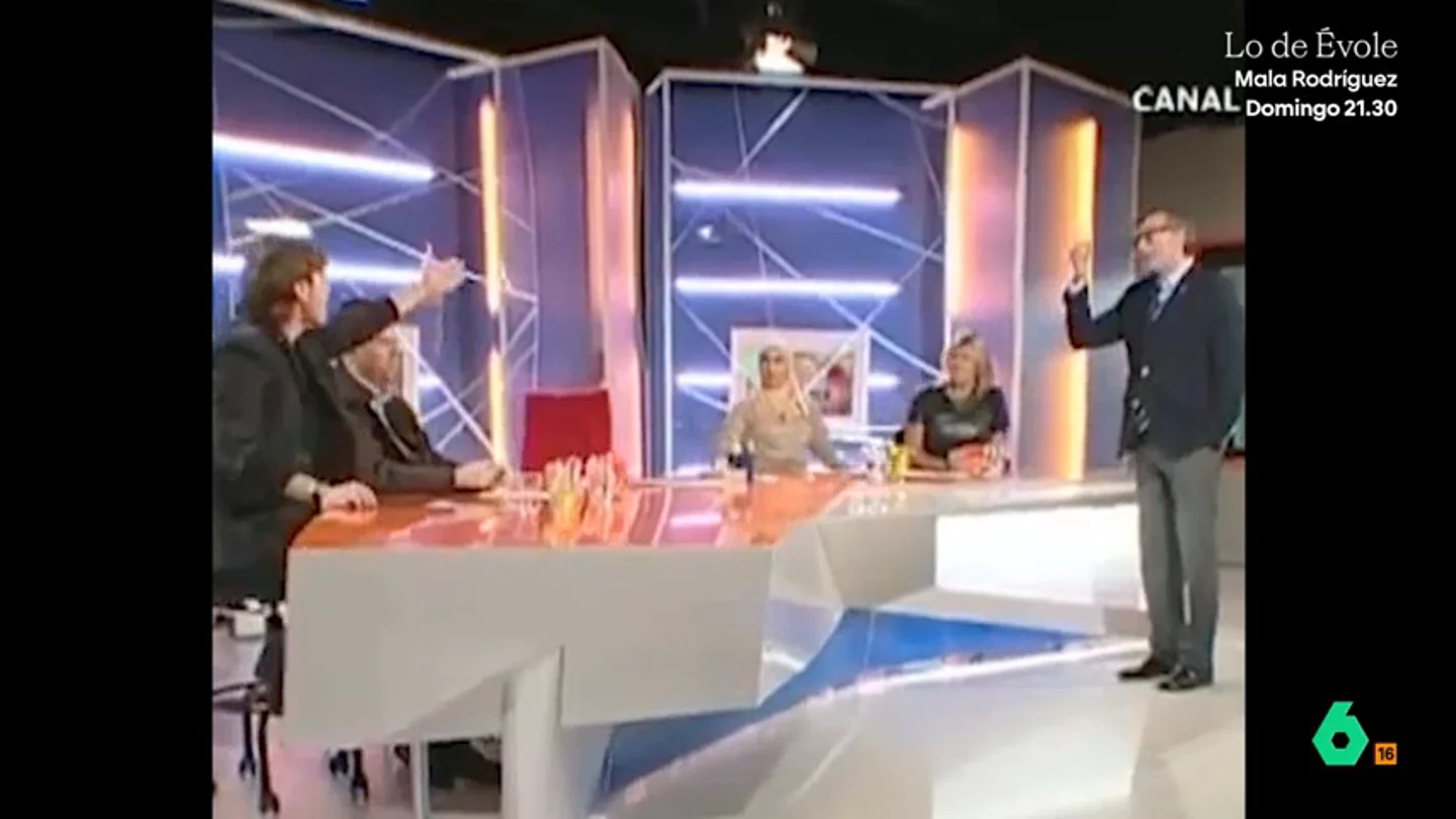 EQUIPO El vergonzoso episodio racista de 'El Yoyas' en televisión: "¡Que te vayas a La Meca!" EQUIPO El vergonzoso episodio racista de 'El Yoyas' en televisión: "¡Que te vayas a La Meca!"