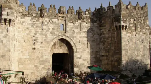 Puerta de Damasco, Jerusalén De Herwig Reidlinger - taken by Herwig Reidlinger, CC BY-SA 3.0, https://commons.wikimedia.org/w/index.php?curid=163423