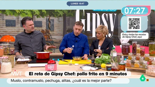 Gipsy Chef se confiesa en Más Vale Tarde: "Me encantaría ser japonés" El cocinero escoge dar sabor al contramuslo de pollo que va a cocinar con varios ingredientes muy utilizados en la cocina japonesa como es el vinagre de arroz, la salsa de soja o el sake.