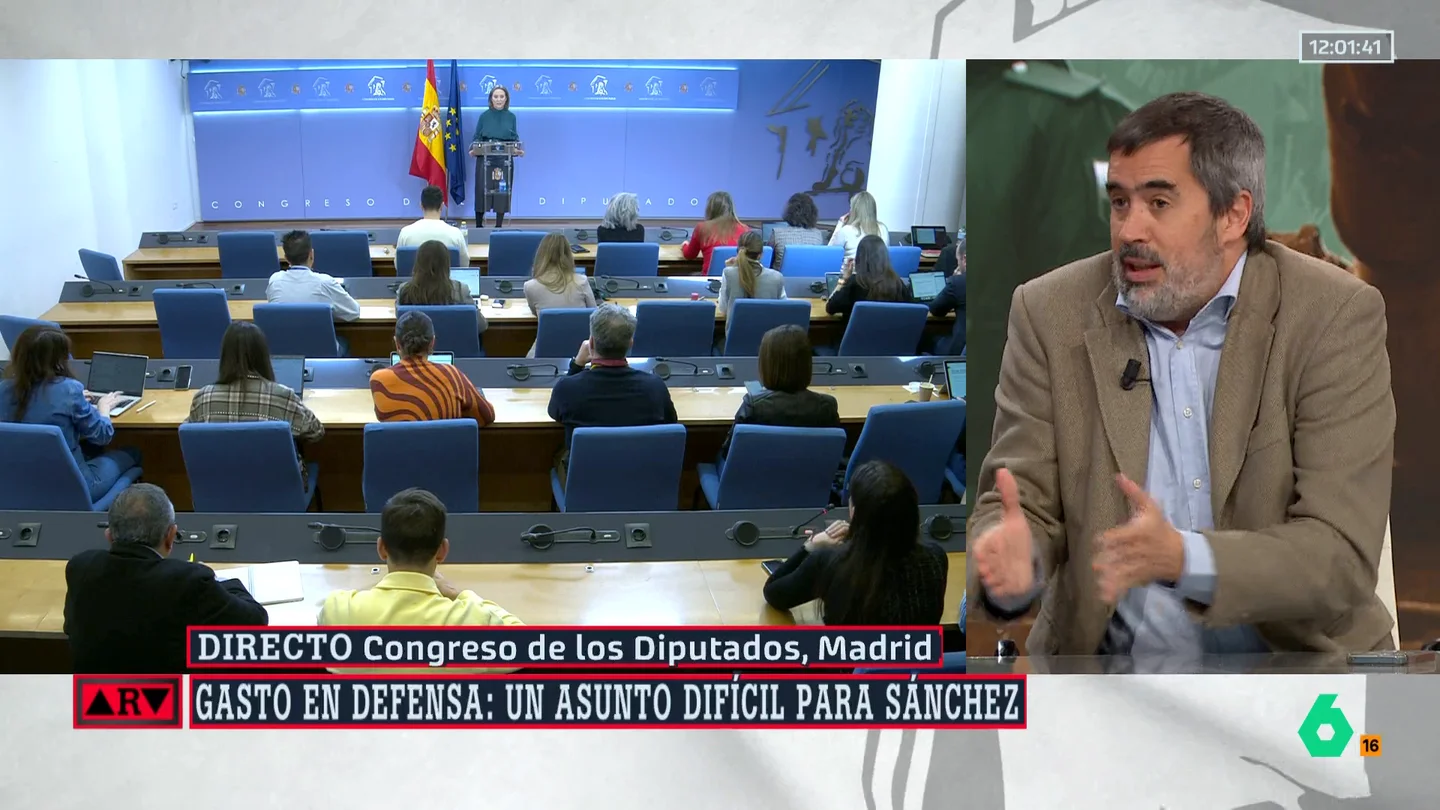 Carlos Cué, sobre el aumento del gasto militar en España: "Es un debate que a la izquierda le incomoda muchísimo, pero no auguro una ruptura del Gobierno por esto" Carlos Cué, sobre el aumento del gasto militar en España: "Es un debate que a la izquierda le incomoda muchísimo, pero no auguro una ruptura del Gobierno por esto"