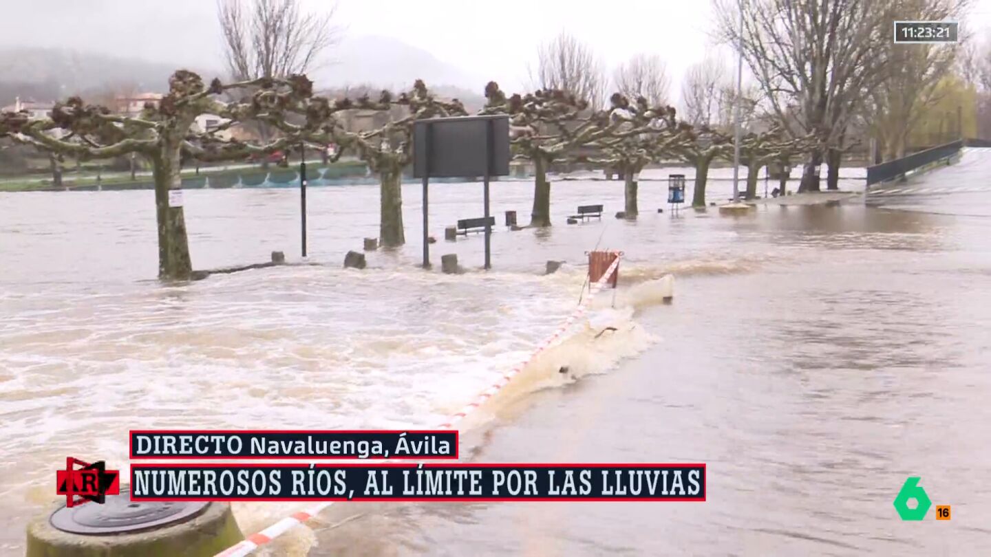 El Alberche, desbordado en Navaluenga, Ávila 