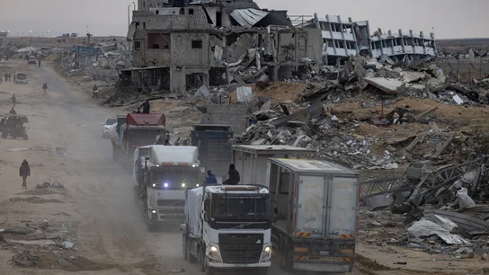 Camiones de ayuda humanitaria entran en la ciudad de Rafah, en una imagen de archivo. Camiones de ayuda humanitaria entran en la ciudad de Rafah, en una imagen de archivo.
