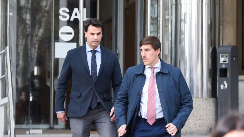 La pareja de la presidenta de la Comunidad de Madrid, Alberto González Amador, sale de declarar a los juzgados de Plaza de Castilla