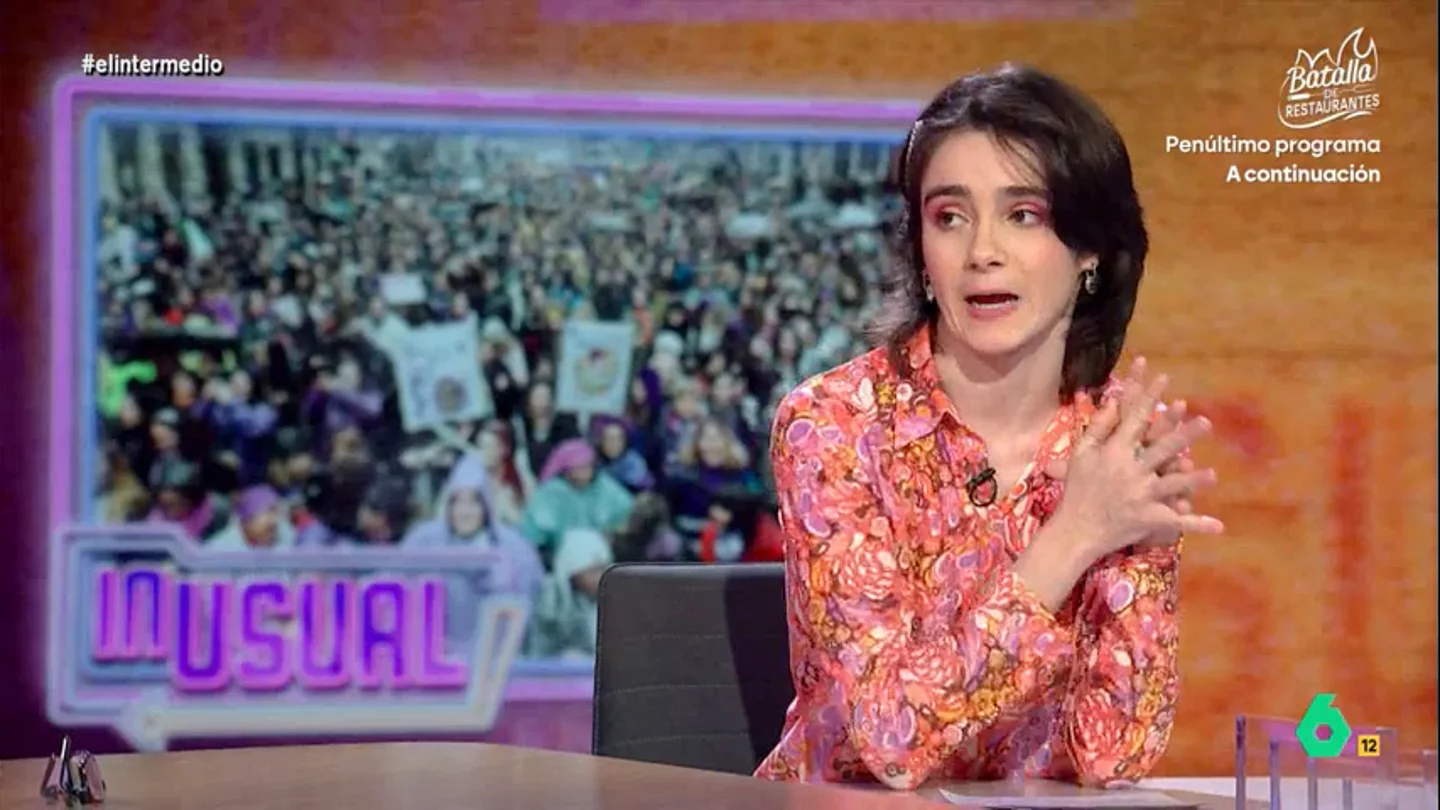 Inés Rodríguez, a la gente que cuestiona su capacidad como logopeda: "Sería un detalle que confiaran en nuestra profesionalidad" "Las personas con discapacidad somos muy conscientes de nuestros límites", afirma Inés Rodríguez en este vídeo donde comparte las reivindicaciones de las mujeres con discapacidad respecto a la precariedad laboral o la brecha salarial.