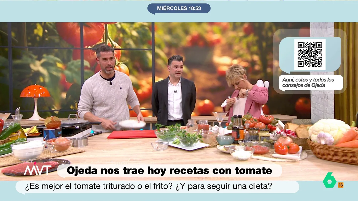 Cristina Pardo se mancha la blusa con tomate: "En el fondo es naranja, para hablar de Trump me pega" La presentadora de Más Vale Tarde ha tenido un pequeño accidente en pleno directo mientras disfrutaba de uno de los platos de Pablo Ojeda. "No había pasado hasta hoy pero tenía que pasar", se lamenta.