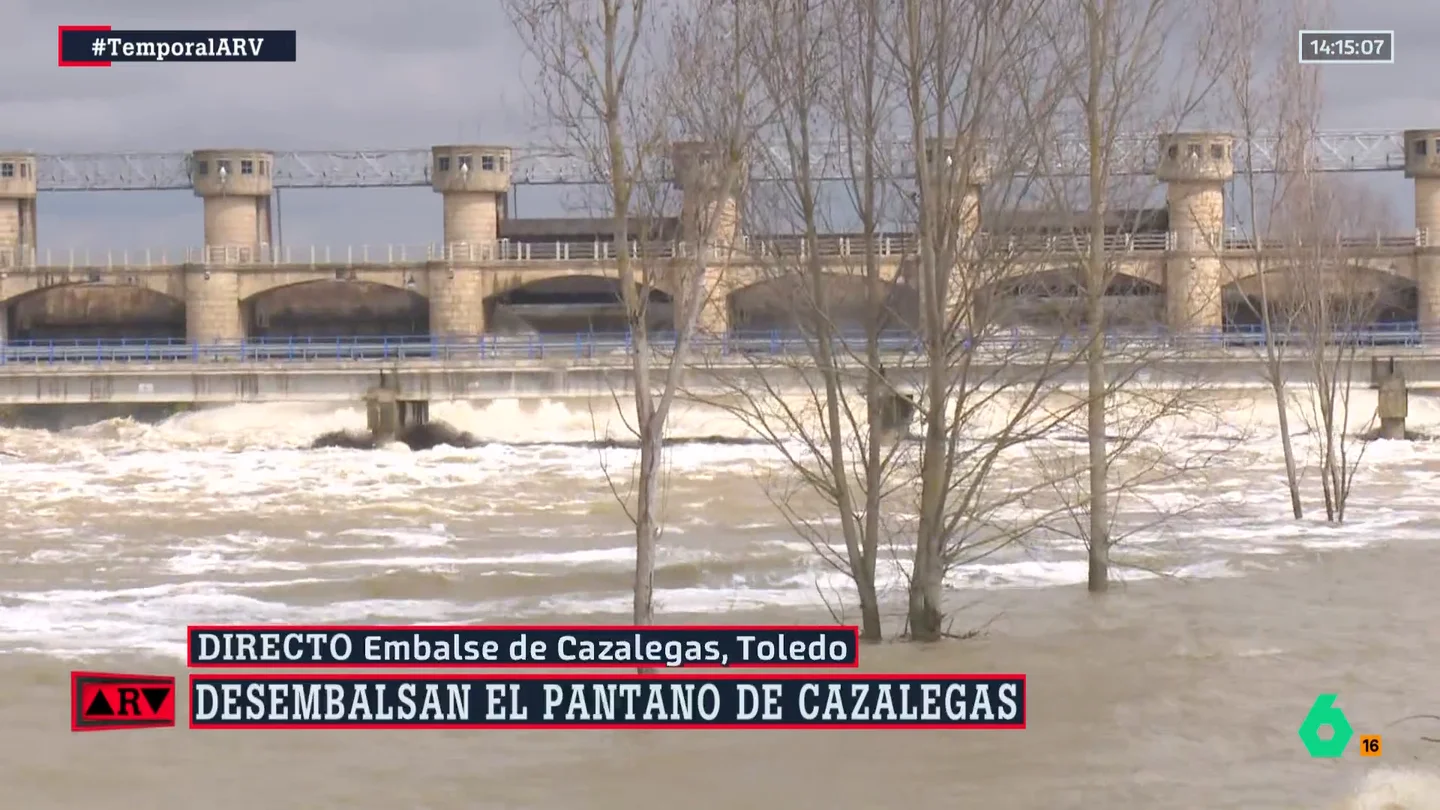 Las imágenes del embalse de Cazalegas desembalsando Las imágenes del embalse de Cazalegas desembalsando