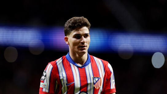 Juli&aacute;n &Aacute;lvarez