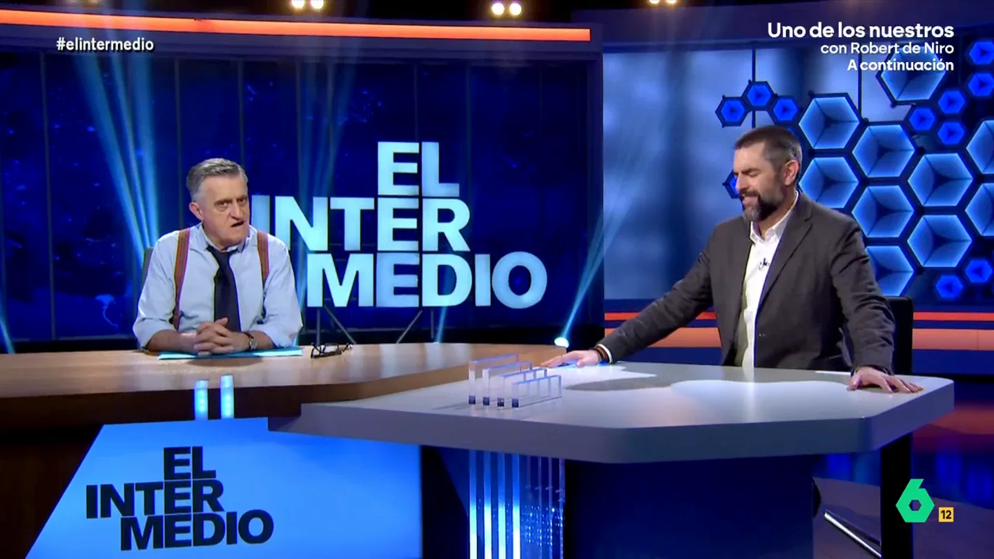 El primer ministro finlandés invita a Sánchez a una sauna: "¿Qué hace ese nórdico roneando con nuestro presidente?" Petteri Orpo ha agradecido a Pedro Sánchez su visita a Finlandia y, además, le ha propuesto que, en su próxima visita, vayan juntos a una sauna. El presidente español no ha dudado en aceptar la invitación.