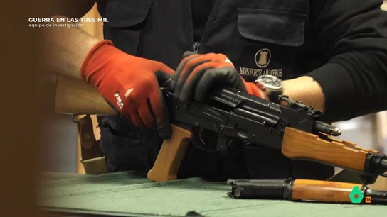 Las armas de guerra que se usan en las Tres Mil Viviendas proceden de los Balcanes Occidentales y cuestan unos 600 euros: "Ya no se conforman con una pistolita" Las armas de guerra que se usan en las Tres Mil Viviendas proceden de los Balcanes Occidentales y cuestan unos 600 euros: "Ya no se conforman con una pistolita"