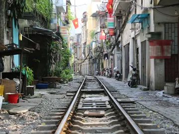 Calle del tren, en Hanoi Calle del tren, en Hanoi