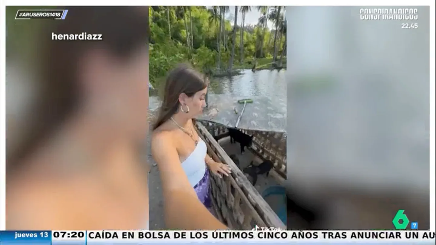 Alfonso Arús, tras descubrir la verdad oculta de la playa de Filipinas en la que te puedes bañar con cerdos: "Eso es maltrato animal" Alfonso Arús, tras descubrir la verdad oculta de la playa de Filipinas en la que te puedes bañar con cerdos: "Eso es maltrato animal"