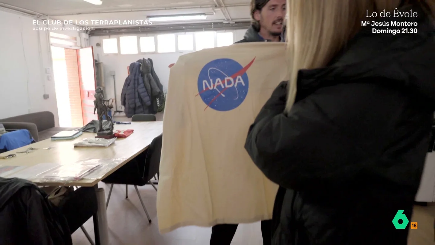 La camiseta contra la NASA de Javi Poves La camiseta contra la NASA de Javi Poves
