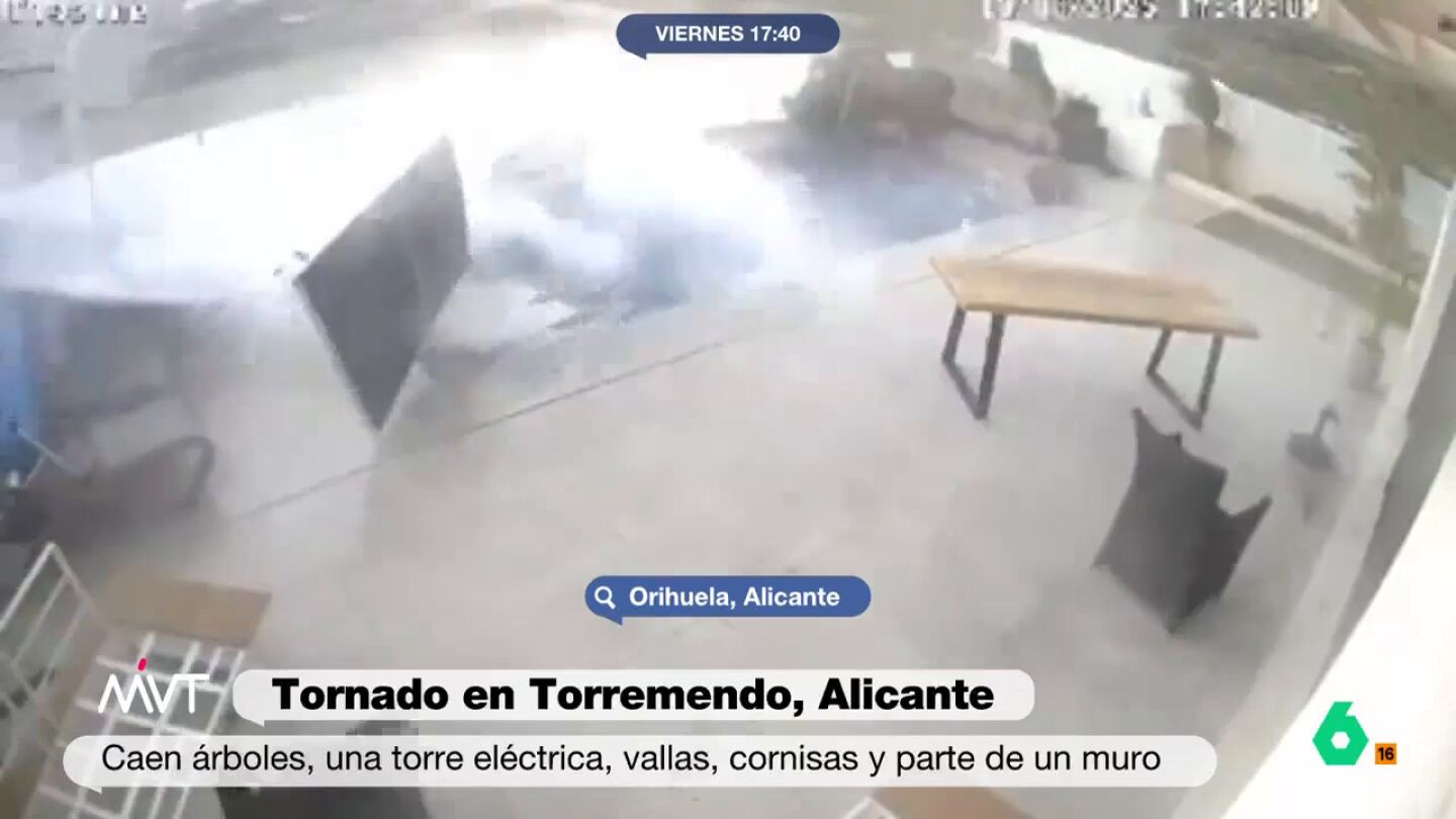 Las impactantes imágenes que deja el tornado en Torremendo (Alicante)