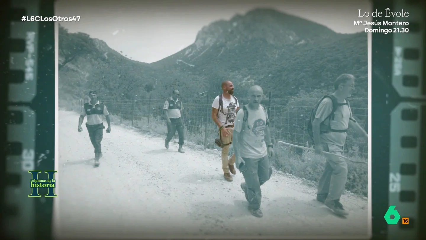 Un "tío raro", 47 gramos de cocaína y un mensaje a la Guardia Civil: así se fabricó el montaje para acabar con Juan Clavero Juan Clavero, histórico activista ecologista, detalla en este vídeo cómo fue el complot de los responsables de una finca contra la que protestaba para que acabara en la cárcel por tráfico de drogas.