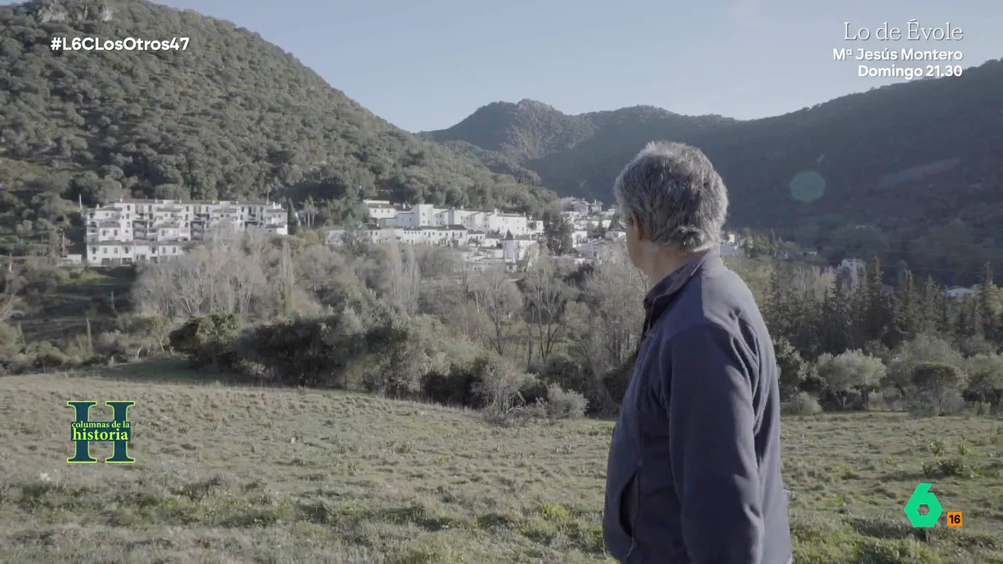 La batalla del ecologista Juan Clavero con un gran inmobiliario belga En su batalla para que se reconociera como público el camino que cruzaba la finca de un importante empresario belga, el ecologista Juan Clavero llegó a sufrir un intento de montaje para incriminarle por tráfico de drogas.