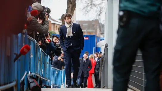 El exfutbolista Gerard Piqué a su llegada a los Juzgados de Majadahonda este viernes, donde le esperaba una marabunta de periodistas. El exfutbolista Gerard Piqué a su llegada a los Juzgados de Majadahonda este viernes, donde le esperaba una marabunta de periodistas.