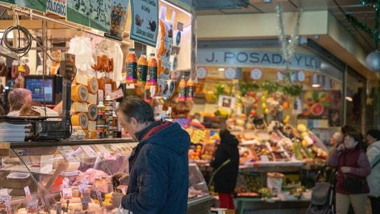Imagen del archivo de un mercado de abastos de Sevilla. Imagen del archivo de un mercado de abastos de Sevilla.