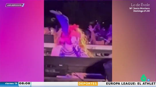 El susto de Shakira en pleno concierto cuando le tiran algo da la cara: "Se asusta y acaba cayendo pozo abajo" El susto de Shakira en pleno concierto cuando le tiran algo da la cara: "Se asusta y acaba cayendo pozo abajo"