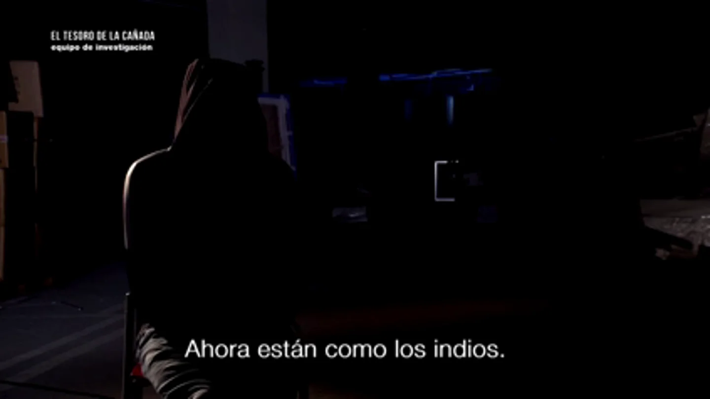 El lamento de un vecino de la Cañada Real ante Equipo de Investigación: "Ahí abajo venden de todo, aquí no hay otra vida" El lamento de un vecino de la Cañada Real ante Equipo de Investigación: "Ahí abajo venden de todo, aquí no hay otra vida"