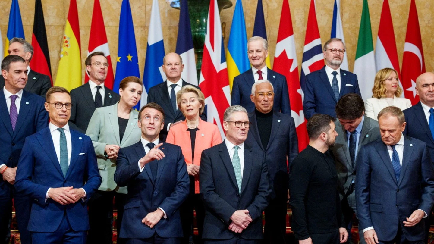 Foto de familia de líderes europeos. Foto de familia de líderes europeos.
